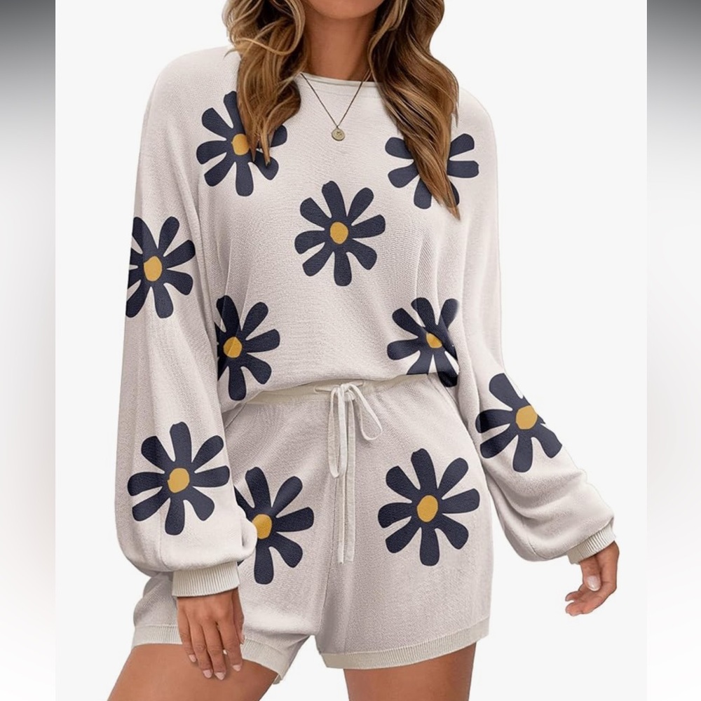 Floral Print Crew Neck Sweater Shorts Set - Cream